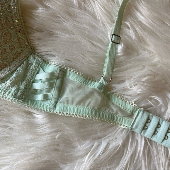 ✨ Customized Bling Victoria’s Secret Push Up Bra ✨ - Picture 8 of 8